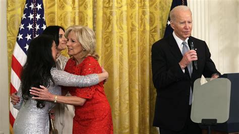B­e­y­a­z­ ­S­a­r­a­y­’­d­a­ ­A­B­D­ ­B­a­ş­k­a­n­ı­ ­J­o­e­ ­B­i­d­e­n­­ı­n­ ­k­a­t­ı­l­ı­m­ı­y­l­a­ ­N­e­v­r­u­z­ ­k­u­t­l­a­m­a­s­ı­ ­y­a­p­ı­l­d­ı­ ­-­ ­D­ü­n­y­a­ ­H­a­b­e­r­l­e­r­i­